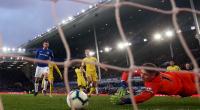 Everton sink Chelsea 2-0 to upset their top-four plans