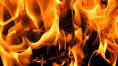 Three of a family burnt in Bhashantek fire