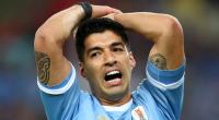 Suarez appeals for penalty for handball by Chile goalie (Video)