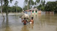 400,000 flee homes as river banks break in Bangladesh