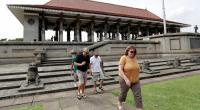 Sri Lanka to offer free tourism visas on arrival