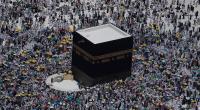 Pilgrims pray in Mecca as hajj winds down without incident