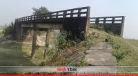 Seven LGED bridges lie inaccessible on non commutable road