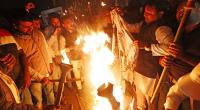 India protesters set fire to train stations