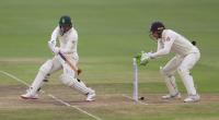 England's Bess claims wickets as South Africa hang on