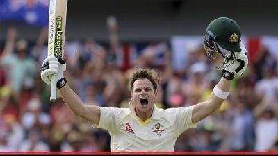 Australia regains Ashes