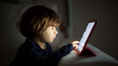 Over 2hrs screen time daily makes kids impulsive
