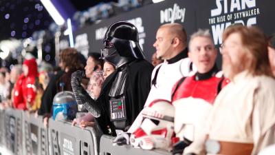 Hollywood celebrates closing 'Star Wars' chapter at world premiere