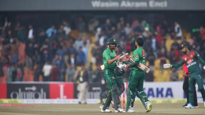 Bangladesh lose T20 series against Pakistan