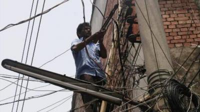 Dhaka stuck in survey while Sylhet rids of overhead wires