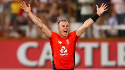 England win last-ball thriller to level T20 series