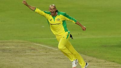 Agar hat-trick helps Australia thrash S.Africa in first T20
