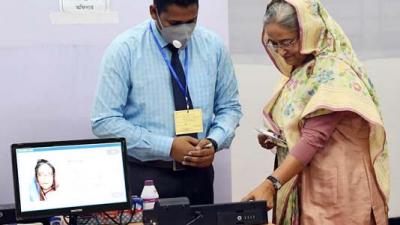 PM casts vote in by-polls at Dhaka City College centre